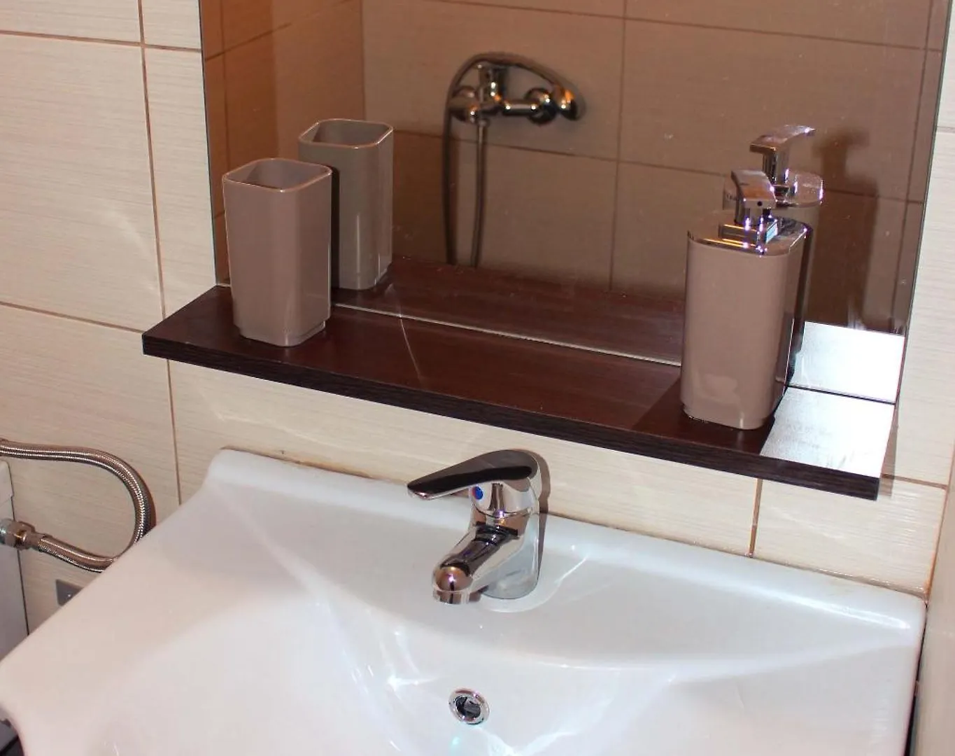 Impeccable 1-Bedroom Apartment Center Thessaloniki Greece